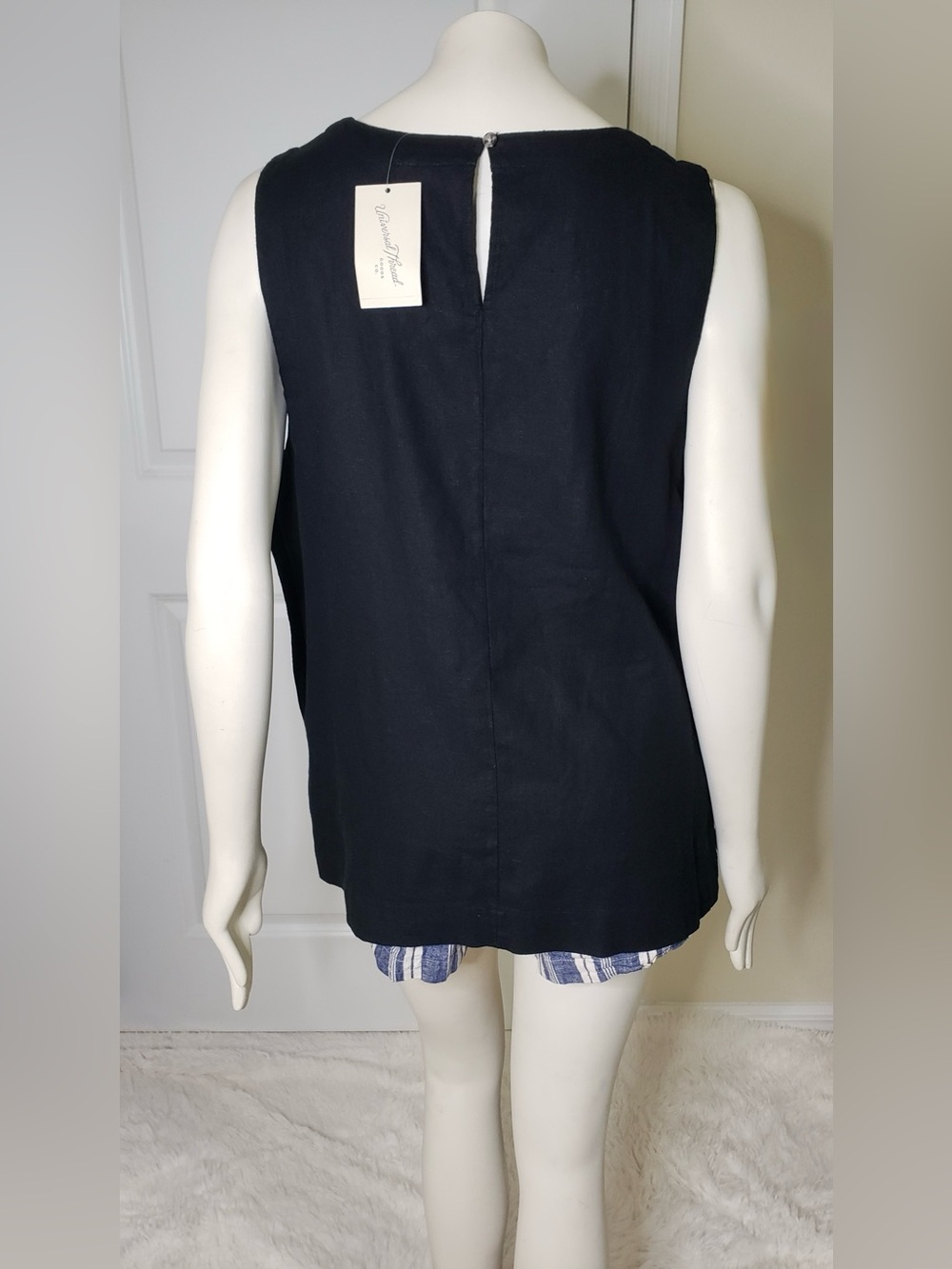 Universal Thread Black Button-Side Tank Top - Picture 3 of 8
